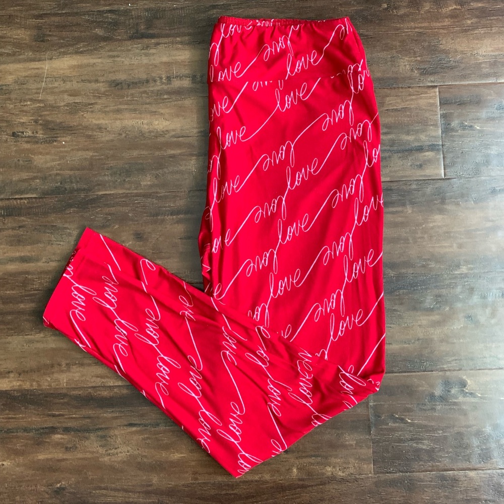 Valentine’s Day leggings